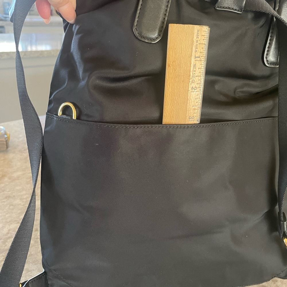❤️🇺🇸💋 Beautiful TUMI Black Backpack with Leather and Gold Accents - Picture 8 of 10